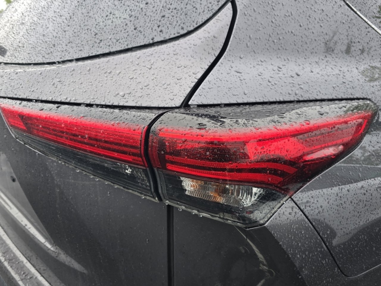 Certified 2021 Toyota Highlander XLE AWD/4WD image 22
