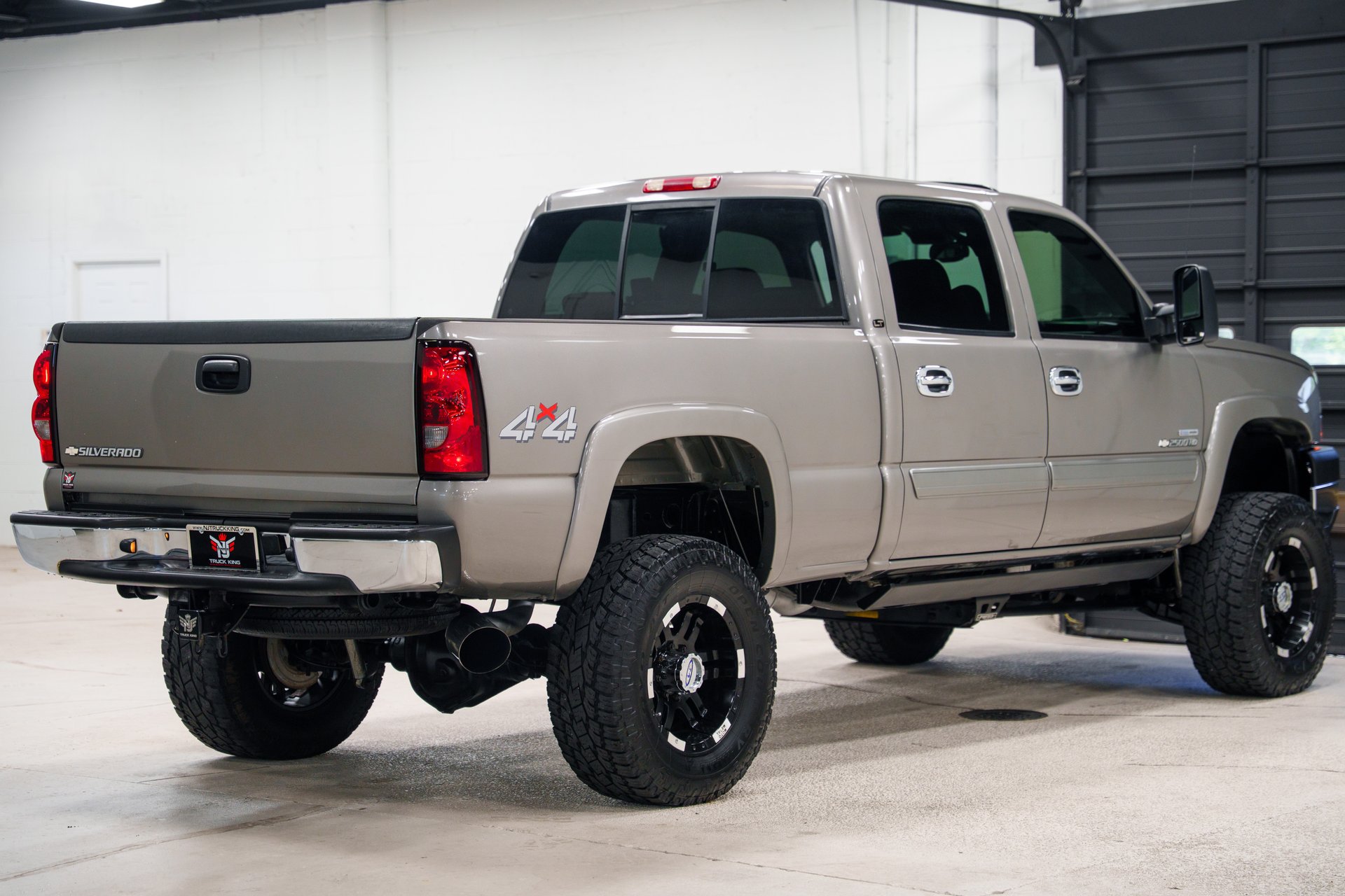 Used 2007 Chevrolet Silverado 2500 LT w/ Heavy-Duty Power Package AWD/4WD image 15