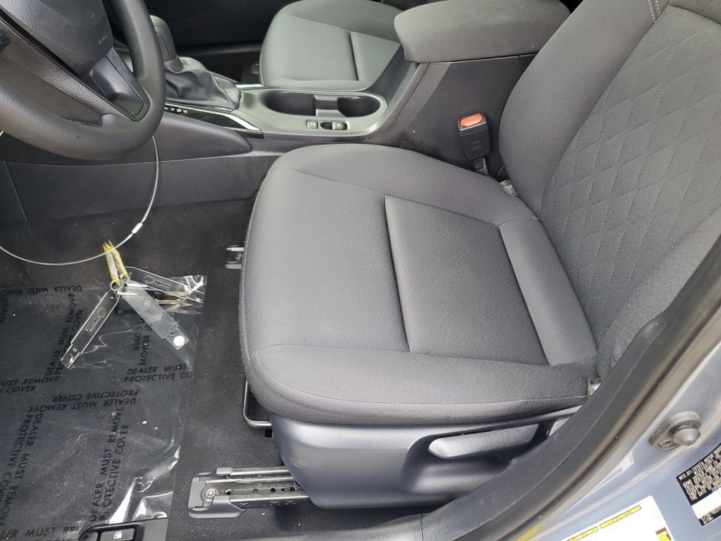 Used 2024 Toyota Corolla LE FWD image 5