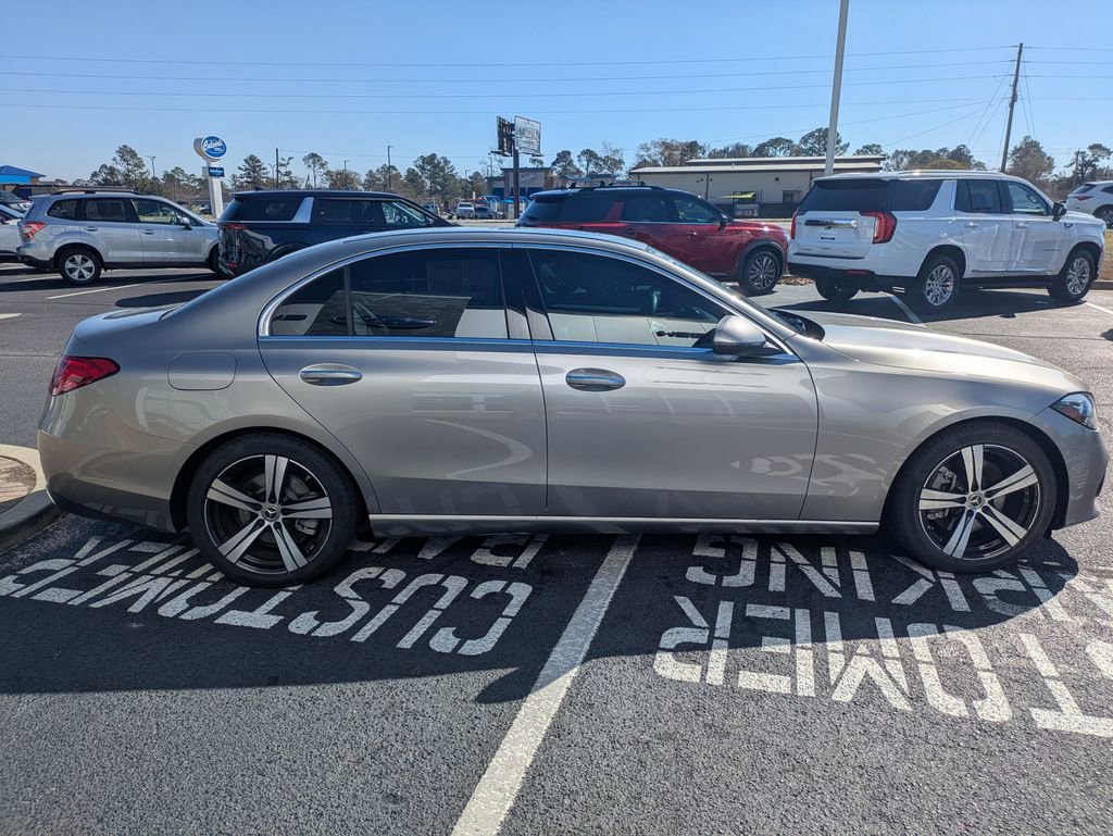 Used 2022 Mercedes-Benz C 300 Sedan image 4