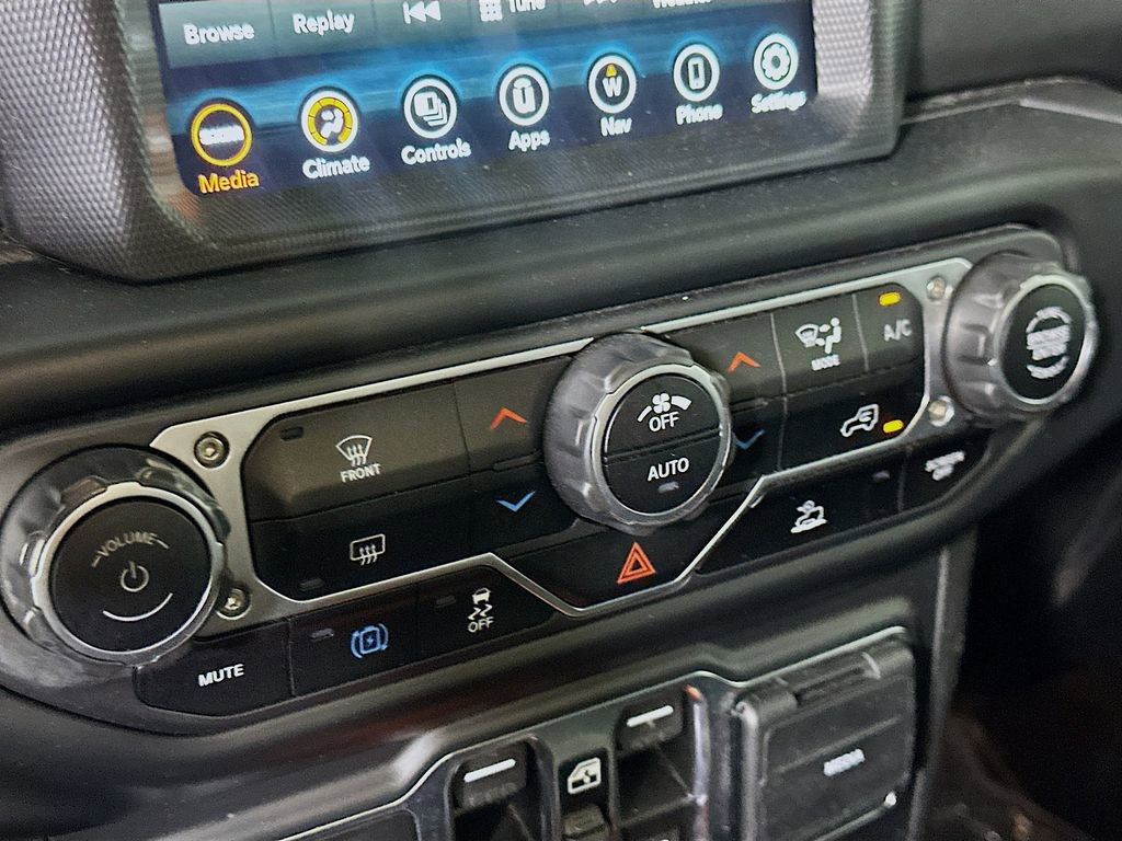 Used 2023 Jeep Wrangler Unlimited Sahara AWD/4WD image 26