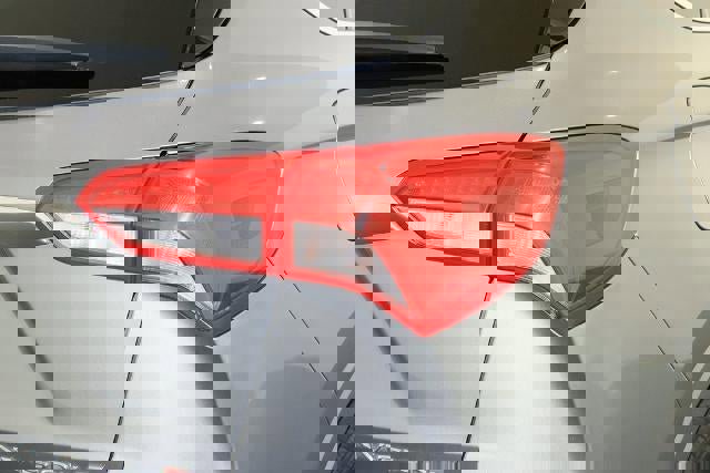 Used 2019 Buick Envision Premium w/ Driver Confidence Package image 11