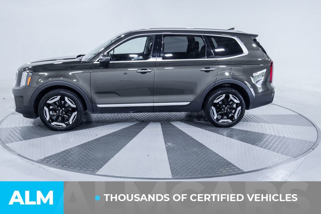Used 2025 Kia Telluride S FWD image 4