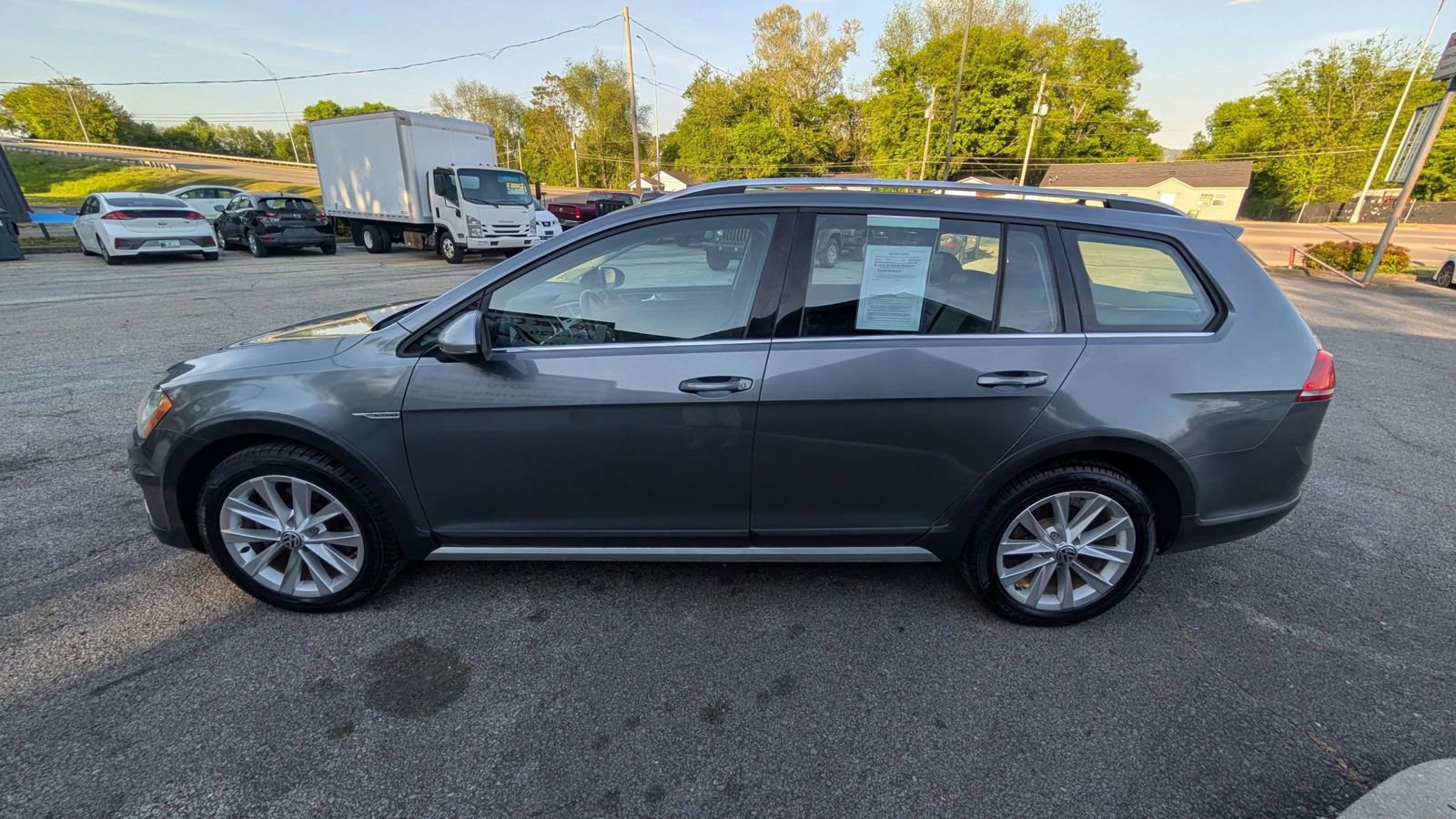 Used 2017 Volkswagen Golf Alltrack SE image 7