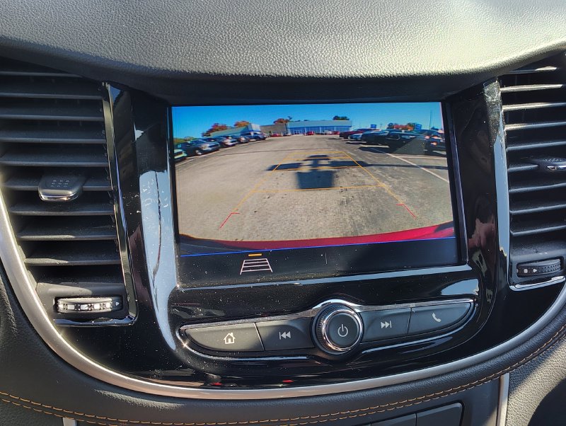 Used 2021 Chevrolet Trax LT w/ Driver Confidence Package FWD image 14