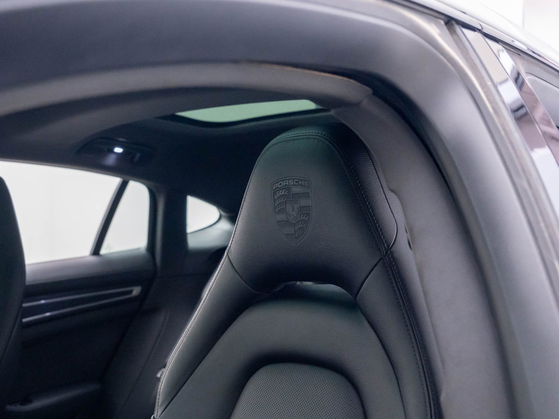 Certified 2023 Porsche Panamera Platinum Edition image 17