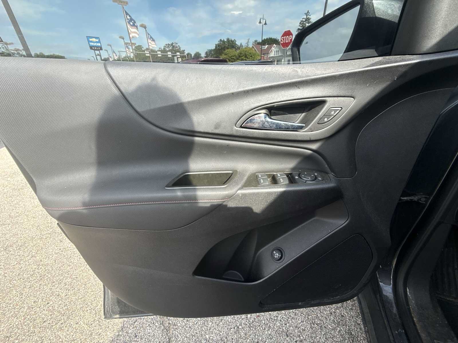 Used 2023 Chevrolet Equinox RS FWD image 14