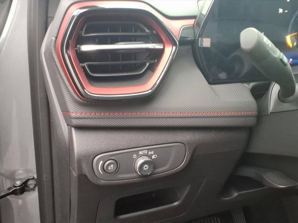 New 2026 Chevrolet TrailBlazer RS w/ Convenience Package FWD image 15