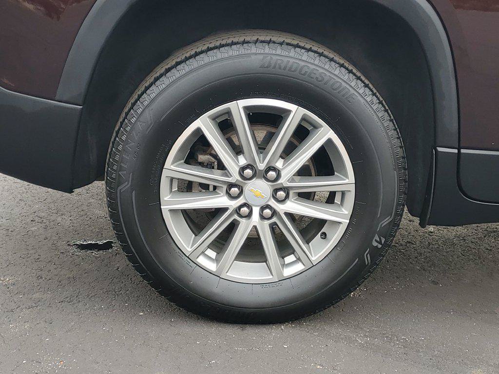 Used 2023 Chevrolet Traverse LT FWD image 32