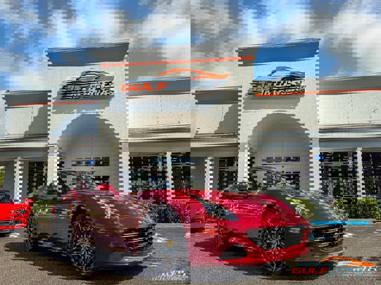 Used 2016 Ferrari California T image 1