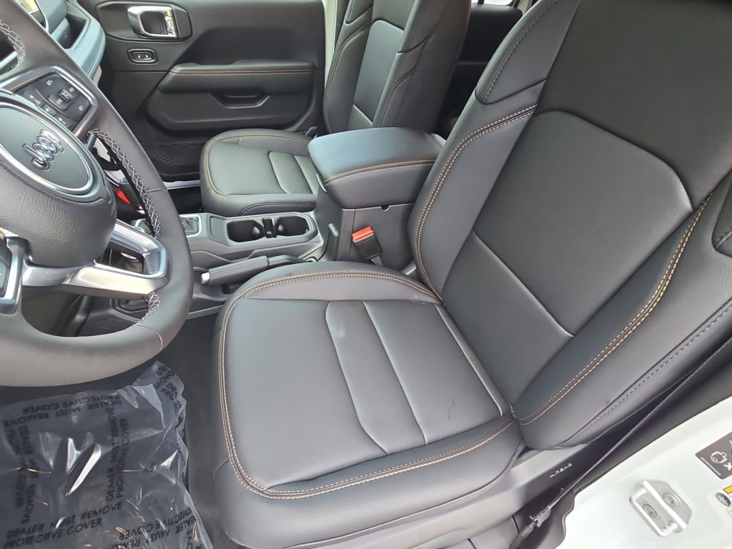 New 2025 Jeep Wrangler Sahara image 15