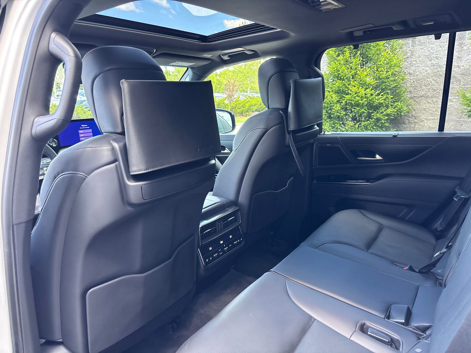 Used 2024 Lexus LX 600 4WD w/ Appearance Package image 29