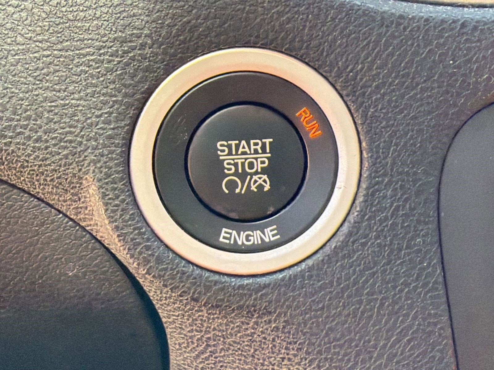 Used 2015 Dodge Charger R/T w/ Plus Group image 27