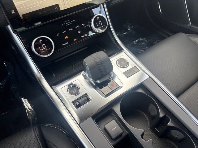 New 2024 Jaguar XF R-Dynamic SE AWD/4WD image 29