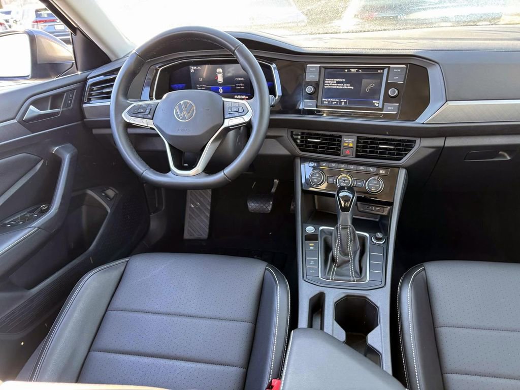 Used 2022 Volkswagen Jetta SE image 29