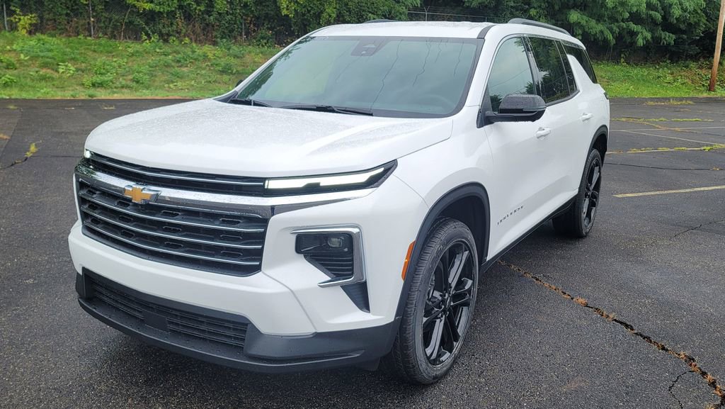 New 2026 Chevrolet Traverse LT w/ Driver Confidence Package image 3