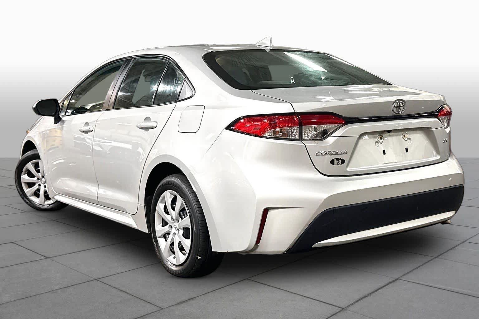 Used 2021 Toyota Corolla LE FWD image 12