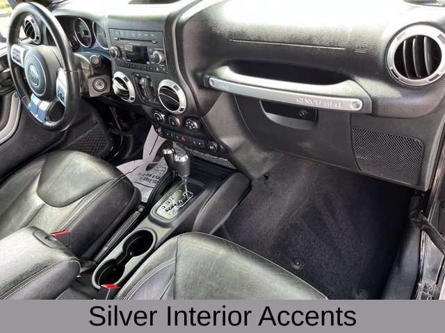 Used 2015 Jeep Wrangler Unlimited Rubicon AWD/4WD image 25