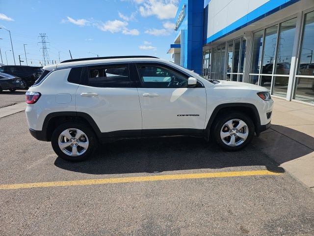 Used 2020 Jeep Compass Latitude image 2