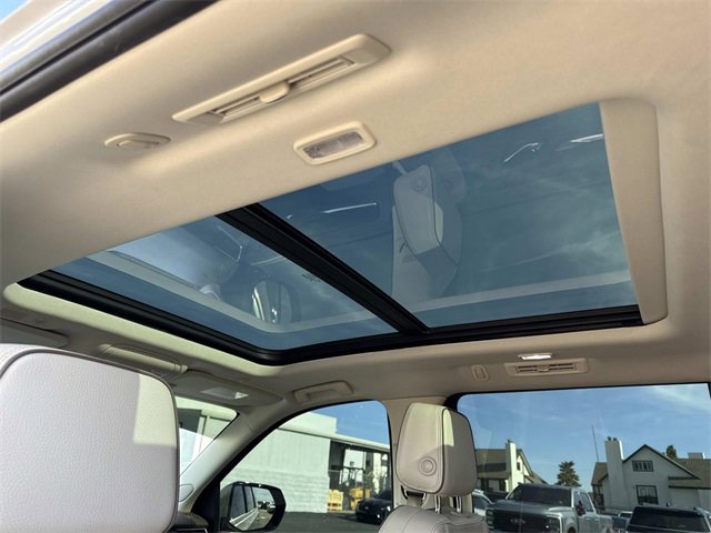 Used 2024 GMC Yukon XL Denali image 18