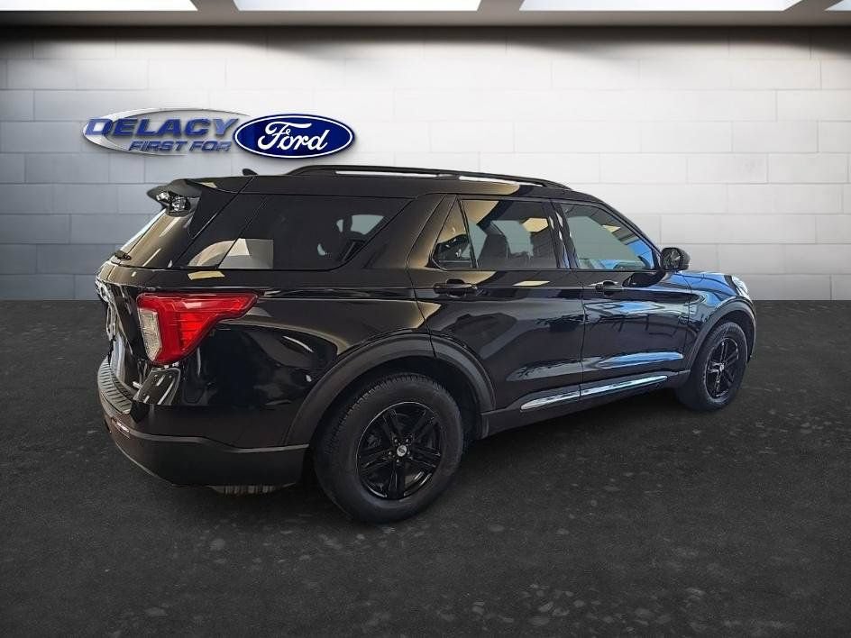 Used 2020 Ford Explorer XLT w/ Equipment Group 202A AWD/4WD image 7