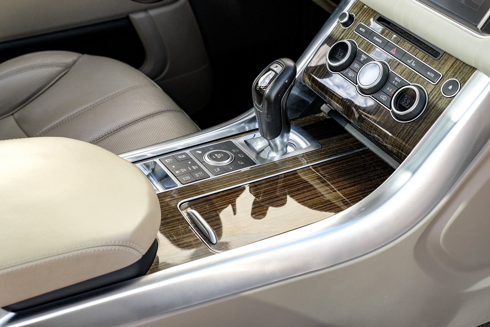 Used 2016 Land Rover Range Rover Sport Supercharged image 23