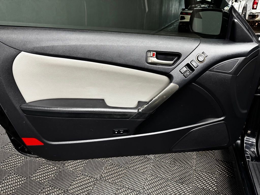 Used 2016 Hyundai Genesis 3.8 RWD image 36