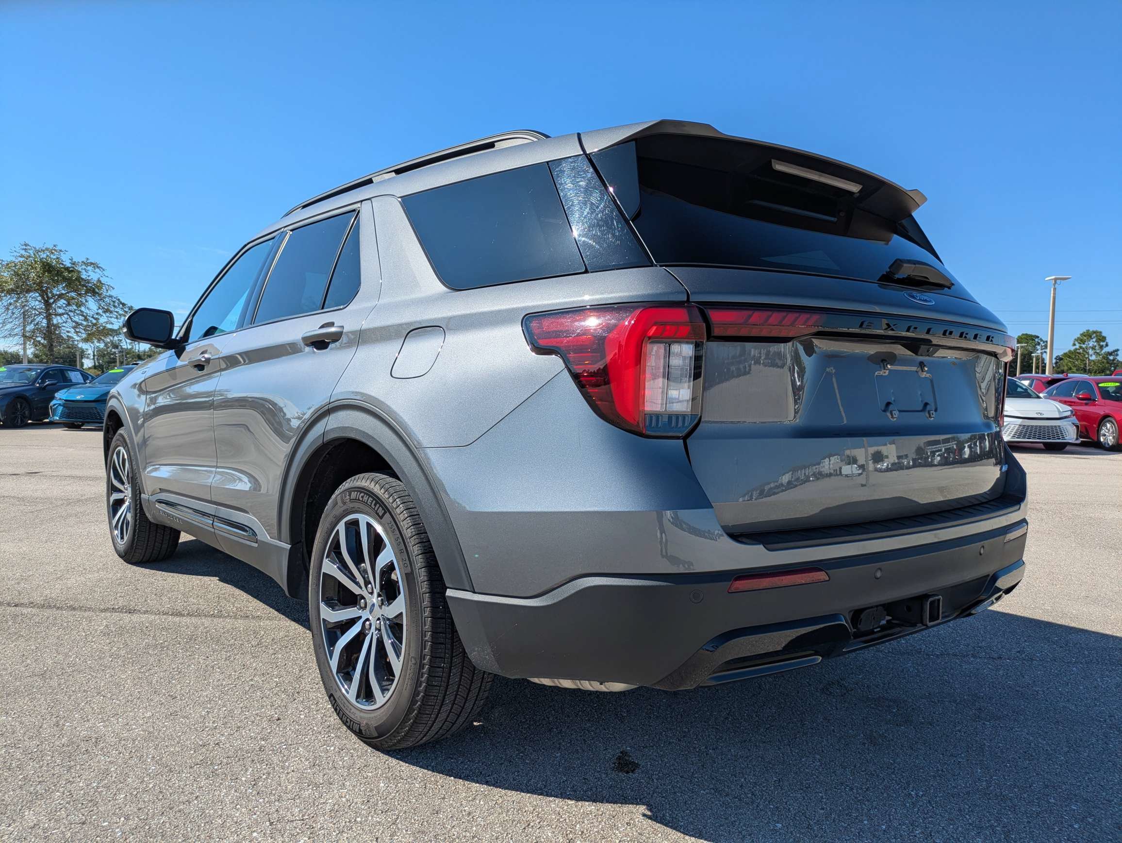 Used 2025 Ford Explorer ST-Line AWD/4WD image 6