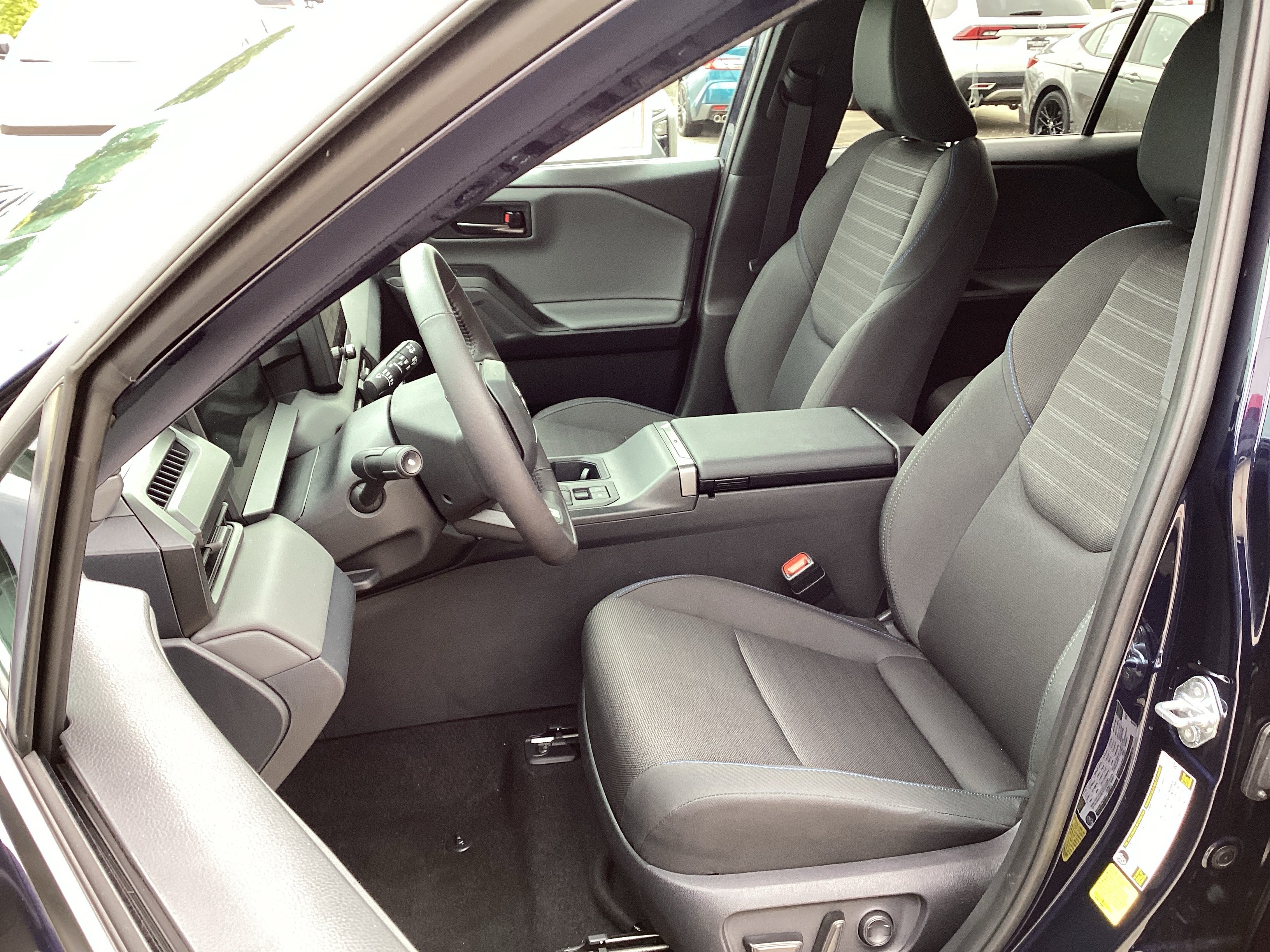 Used 2026 Toyota RAV4 SE FWD image 15
