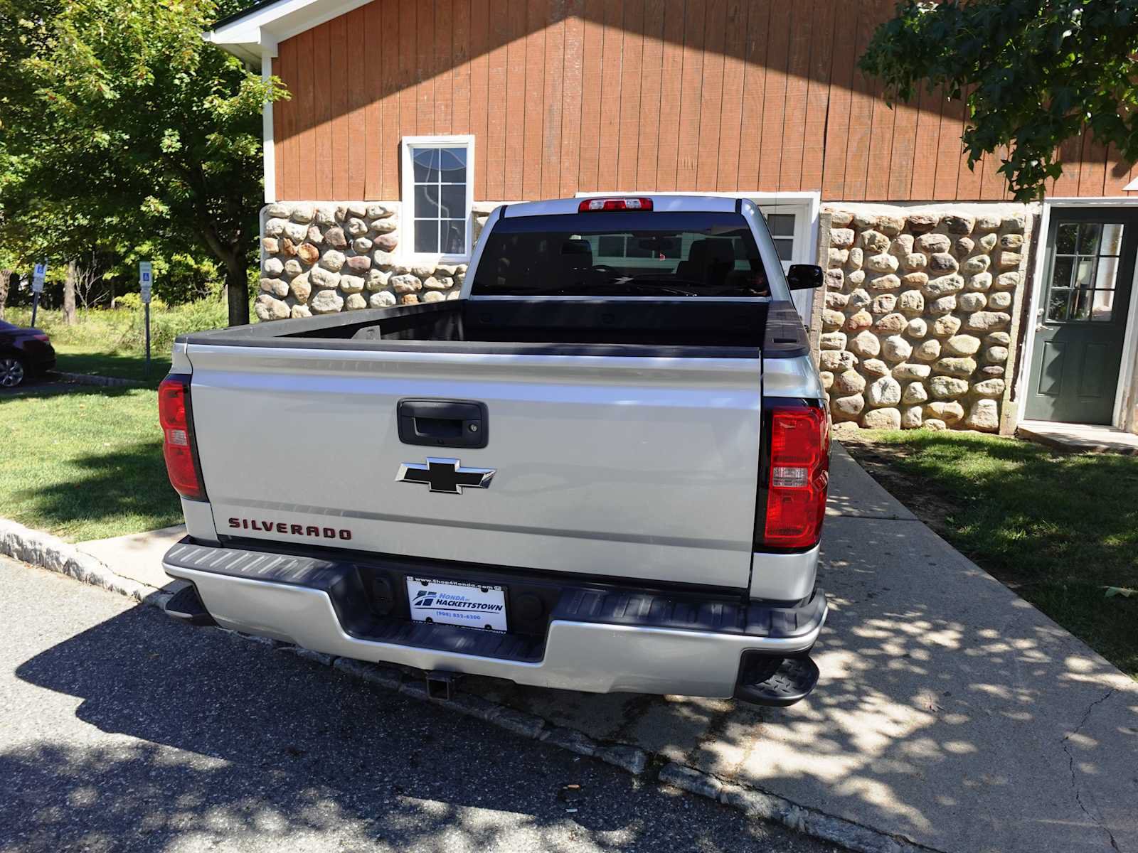 Used 2017 Chevrolet Silverado 1500 LT w/ Redline Edition AWD/4WD image 8