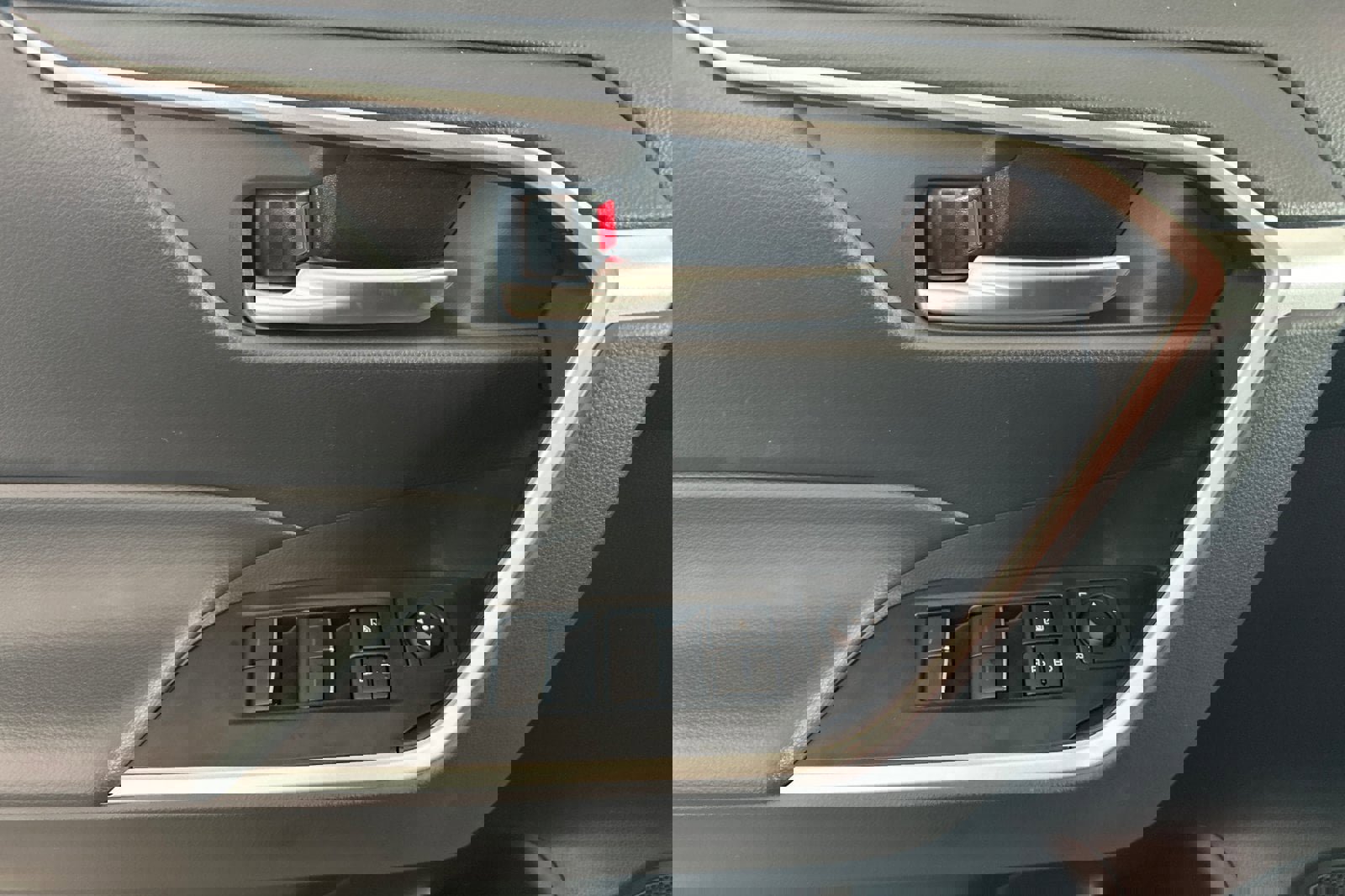 New 2025 Toyota RAV4 XLE image 10