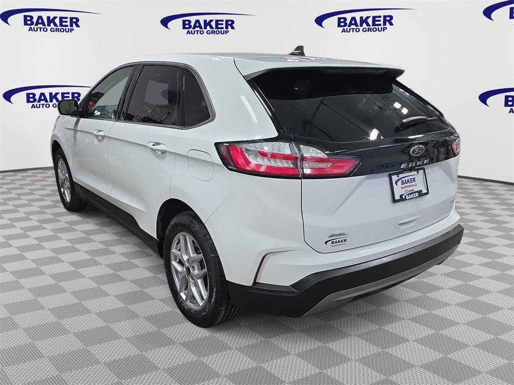 Used 2024 Ford Edge SEL image 7