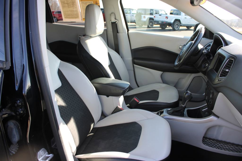 Used 2018 Jeep Compass Latitude w/ Popular Equipment Group image 24