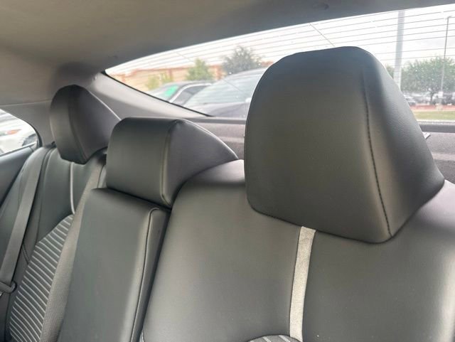 Used 2020 Toyota Camry SE FWD image 8