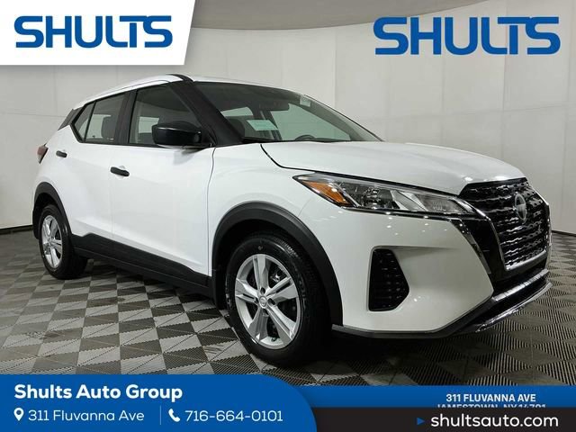 New 2025 Nissan Kicks Play S image 1