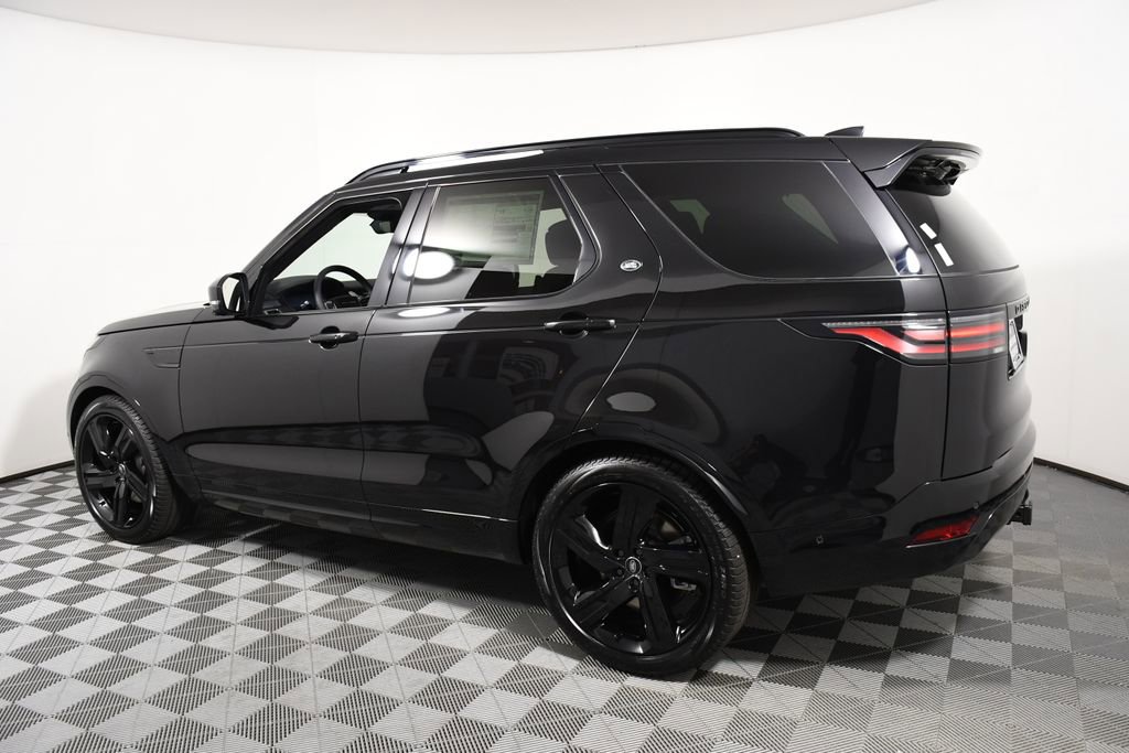 Certified 2025 Land Rover Discovery Dynamic SE image 3
