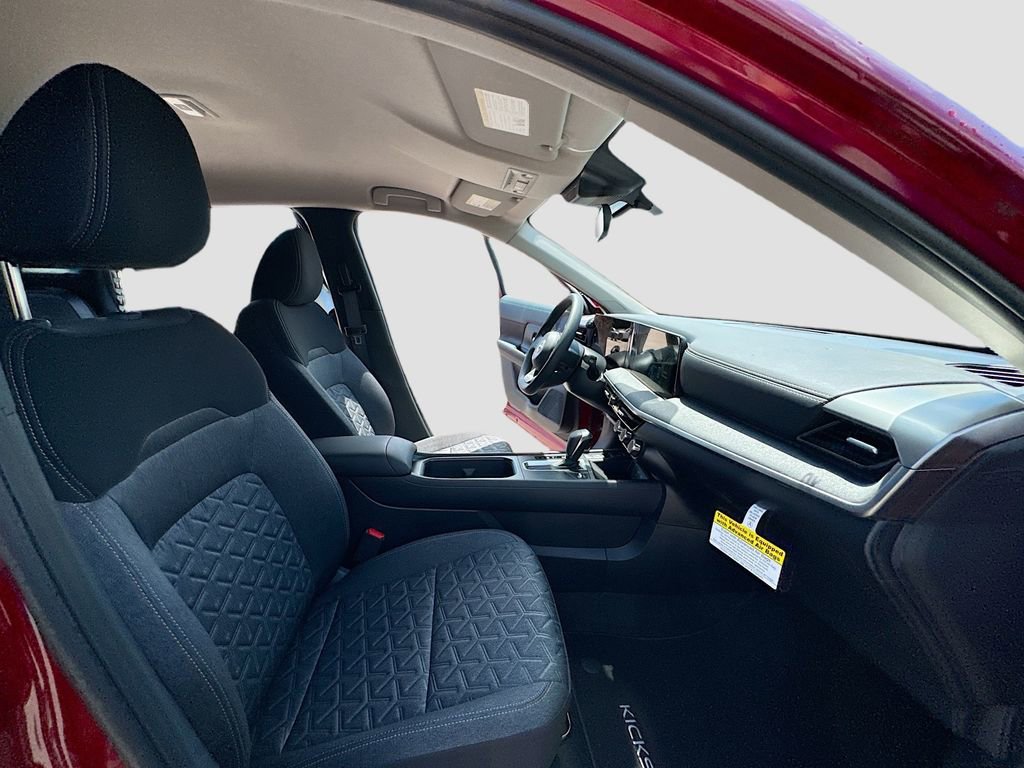 Used 2025 Nissan Kicks SV w/ Charging Package image 24