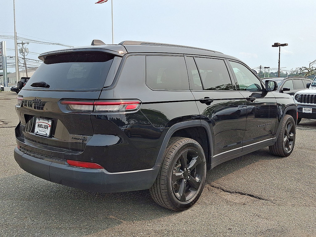 Certified 2023 Jeep Grand Cherokee L Limited w/ Black Appearance Package AWD/4WD image 31