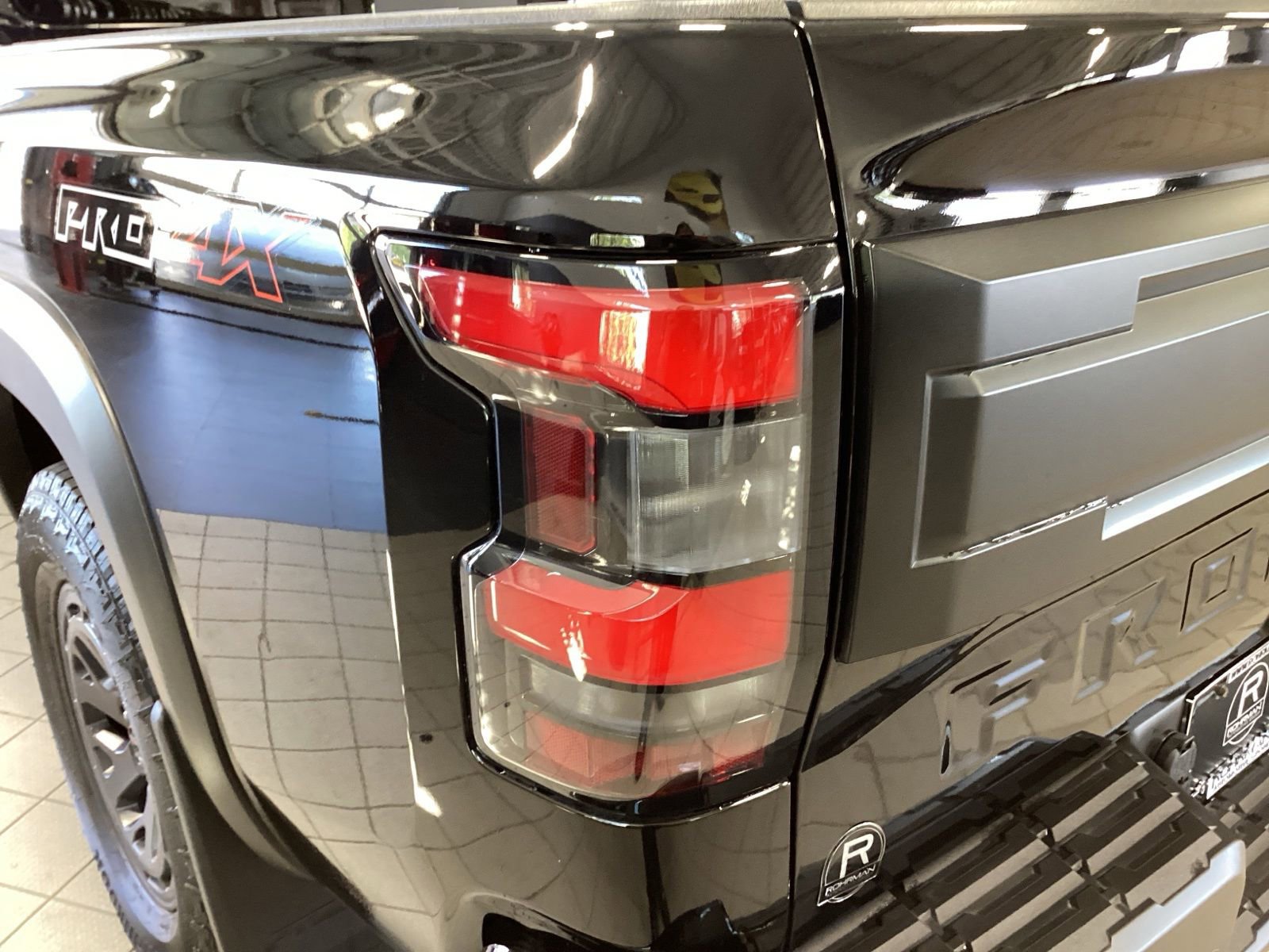Used 2025 Nissan Frontier PRO-4X w/ Pro Premium Package AWD/4WD image 21