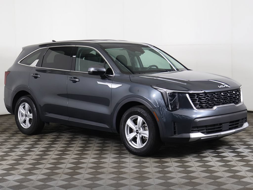 Certified 2024 Kia Sorento LX FWD image 2