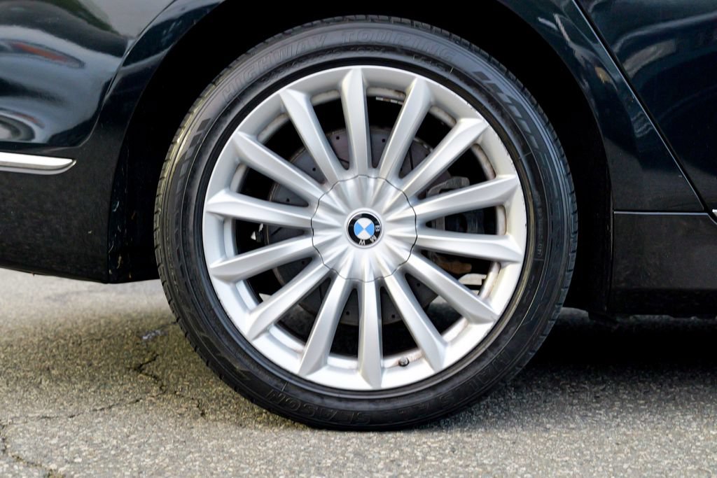 Used 2018 BMW 740i xDrive AWD/4WD image 13