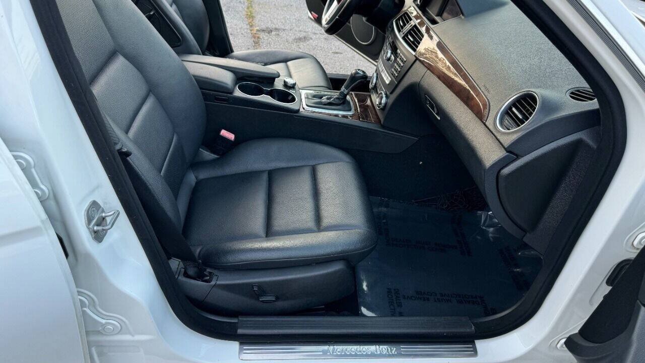 Used 2013 Mercedes-Benz C 250 Sedan image 20