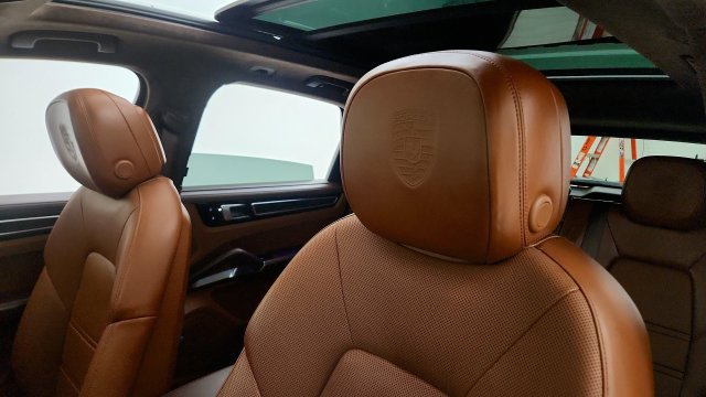 Used 2019 Porsche Cayenne Turbo AWD/4WD image 45
