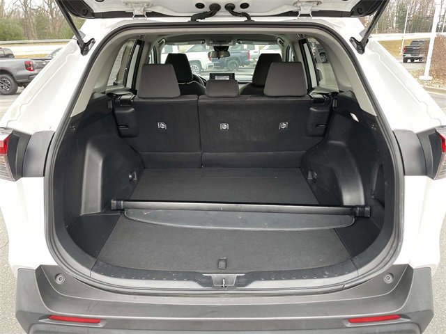 Used 2022 Toyota RAV4 XLE image 12