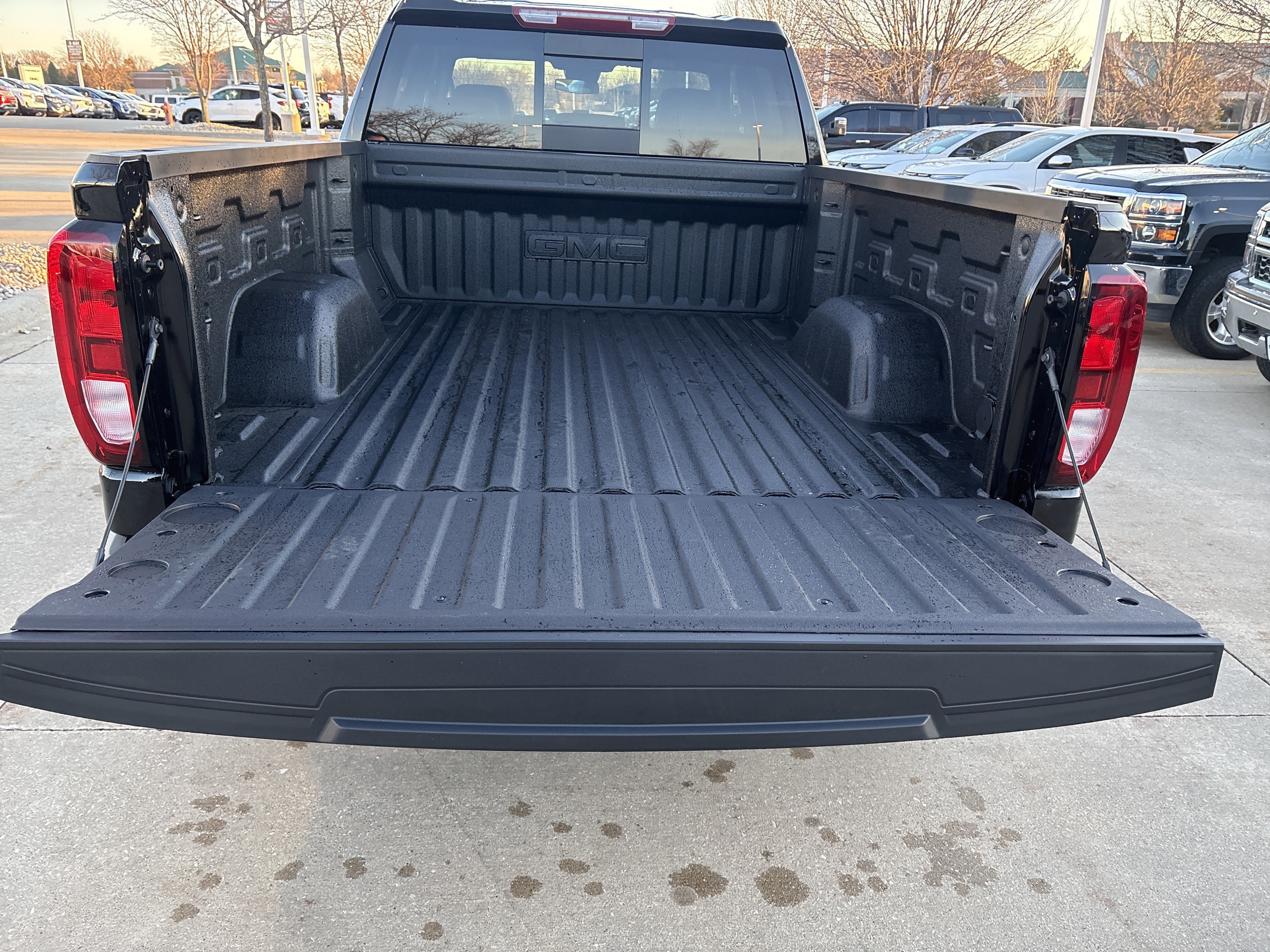 New 2026 GMC Sierra 1500 SLE image 15