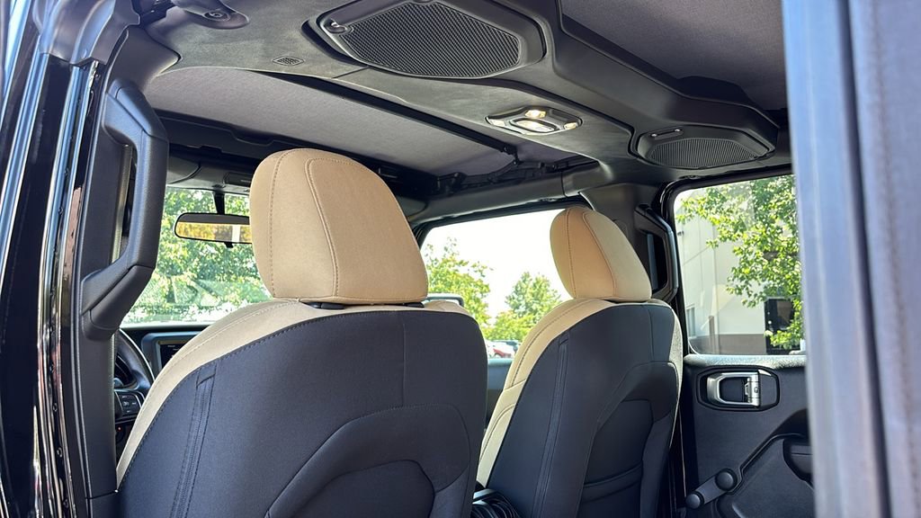 Used 2023 Jeep Gladiator Sport image 32