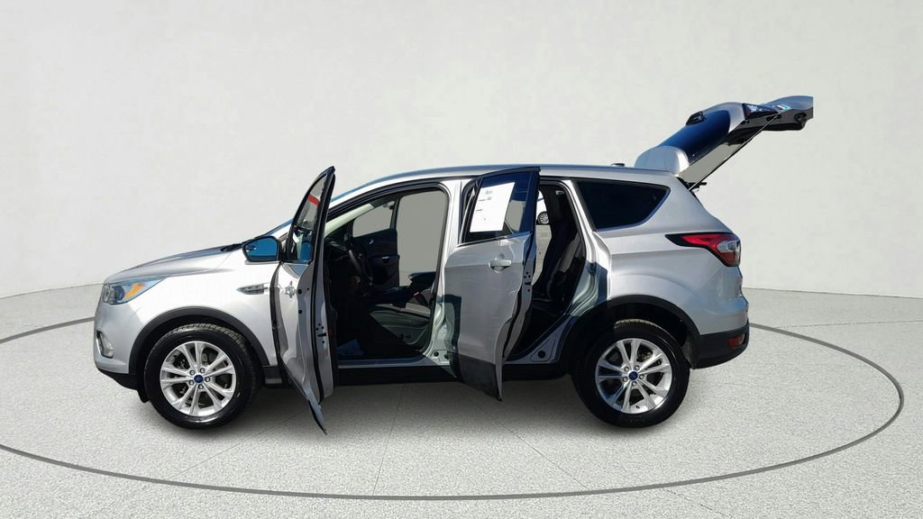 Used 2017 Ford Escape SE image 11