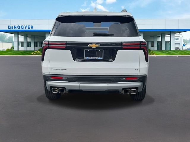 Used 2024 Chevrolet Traverse LT w/ LPO, Floor Liner Package FWD image 9