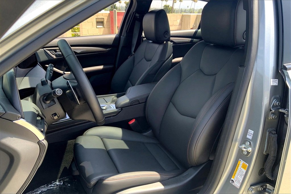 Used 2025 Cadillac CT5 Sport w/ Technology Package image 10