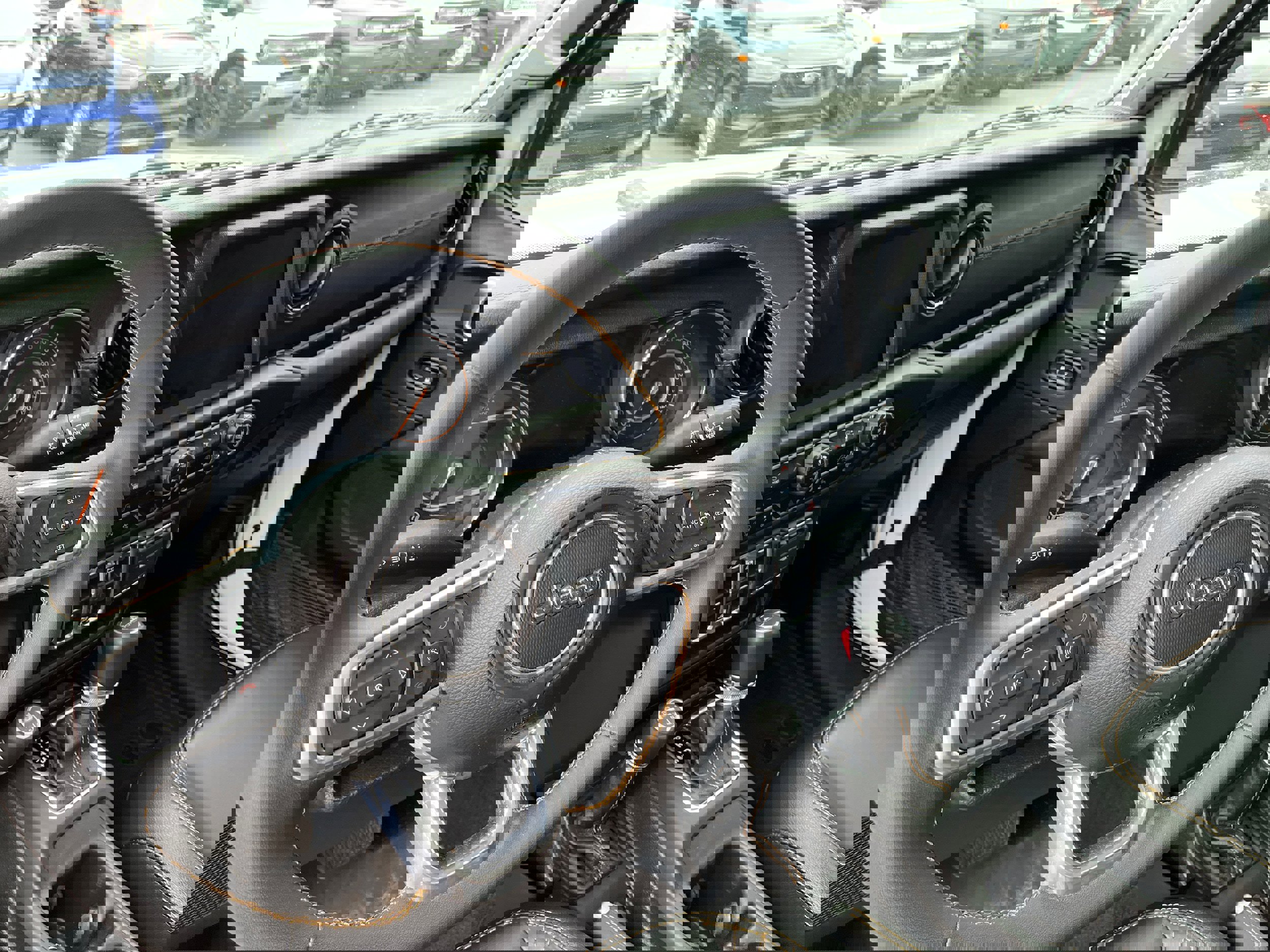 Used 2023 Jeep Gladiator Overland image 12